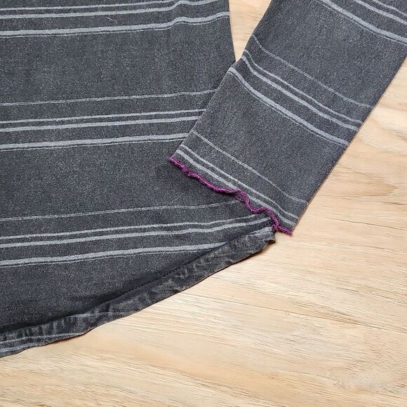 🔹️NWT Urban Outfitters Ecote Gray Striped Long Sleeve Top Large - Picture 5 of 9